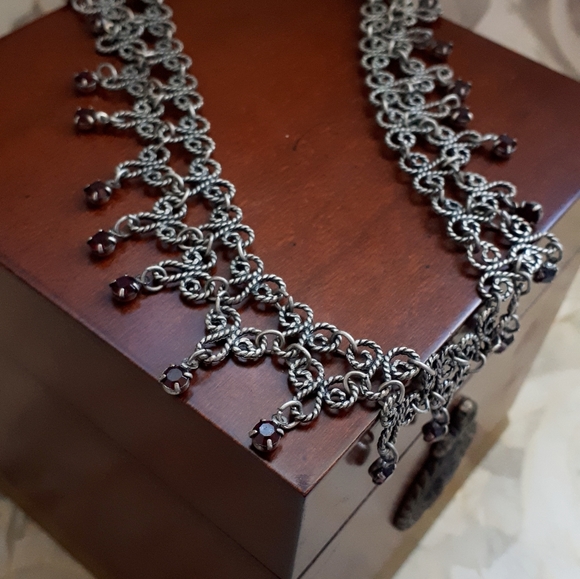 Vintage silver tone choker, short length necklace - Picture 5 of 10